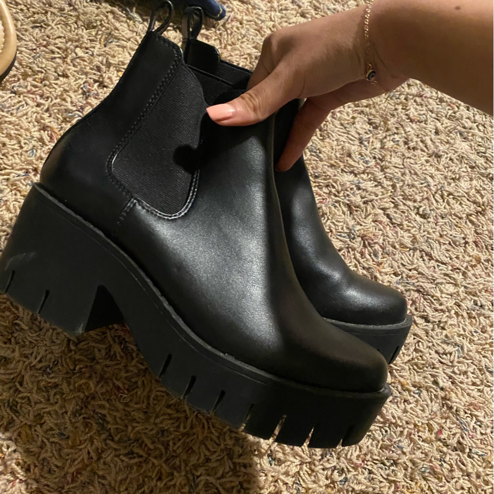 Chelsea boots 5.5